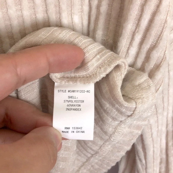 Code x Mode Long Sleeve V-Neck‎ Sweater - Picture 9 of 11